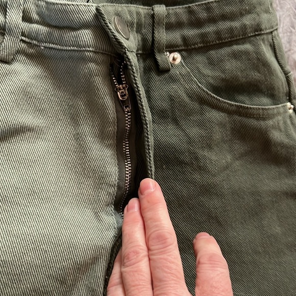 NWT  sz Medium Papermoon Shorts - 2 toned with raw edge High Waist - Picture 7 of 7